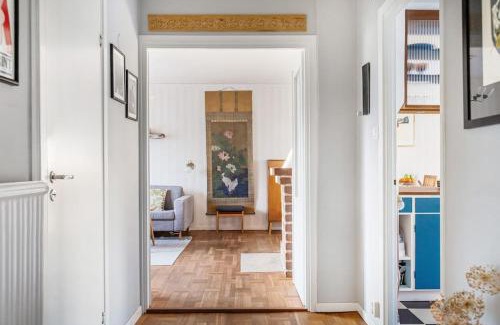 Bagarmossen Apartamento | Retro Retreat with Modern Comforts