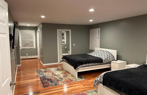 Danbury Casa | Reunions at Candlewood Lake