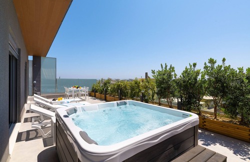 Ixia Apartamento | Rhodes Skyline Suite With out Door Jacuzzi Sea View A2