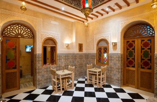 Oulad Khallouf Casa | Riad Qasr El Medina