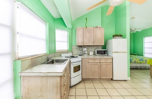 Conch Bar Cabaña | Dragon Cay Resort -Ridgetop Cottage