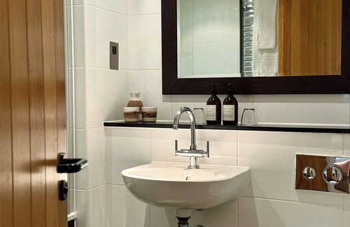 Waltham Cross Hotel | Ridings at Theobalds Park