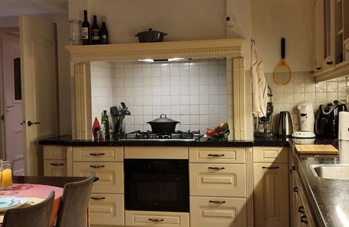 Veen Casa | Amplia casa de vacaciones cerca del centro