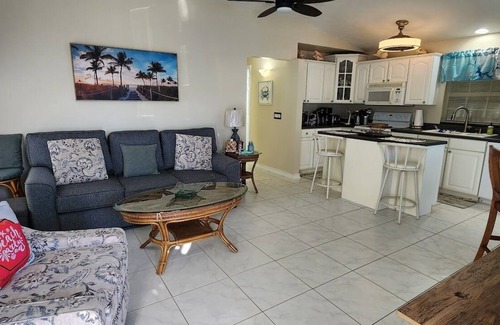 Bouvet Island Cabaña | Right Direction Rentals Paradise Beach House