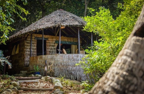Sibu Island Complejo | Rimba Resort - Dive Centre and Spa