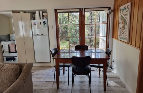 St. Arnaud Cabaña | Rimu Lodge, a Cosy Cottage in St Arnaud, Lake Rotoiti, Nelson Lakes NP