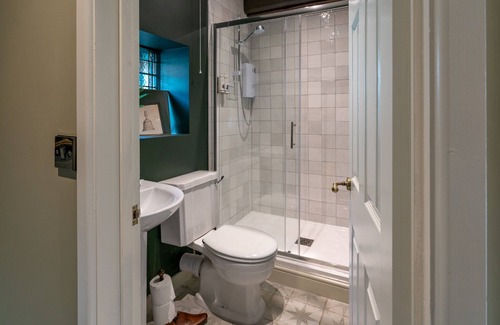 Compton Martin Hotel | Ring O Bells