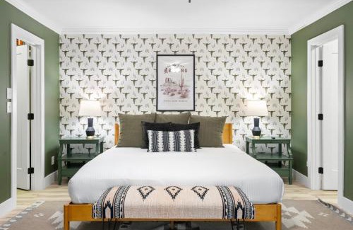 Paradise Valley Village Casa | Rio Resort Kierland Pool Hot tub Mini Golf Fun