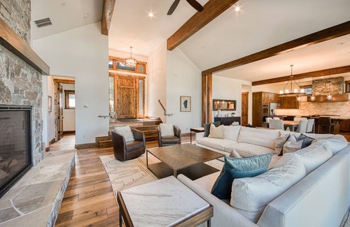 Ponderosa Palisades Casa | Rising Sun Retreat at Schaffer's Mill by Tahoe Getaways - Luxury Pet Friendly w/ A/C