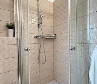 Kecskemet Apartamento | Rita Apartman privát parkolóval és erkéllyel