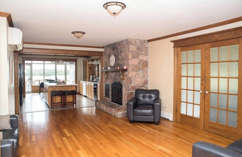 Cape Breton Regional Municipality Cabaña | Rita’s Retreat Main House ~ Indoor Saltwater Pool ~ with Lake View!