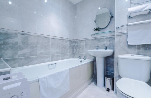 Ellesmere Port Casa | Rivacre End