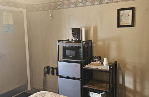 Grayling Hotel | River Country Motor Lodge