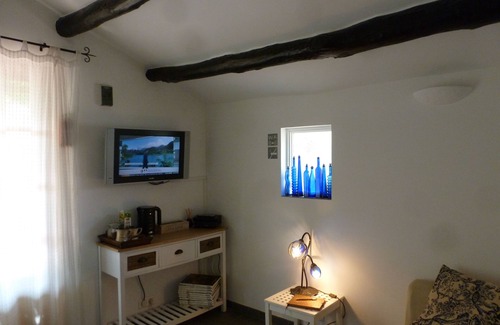 Tivenys Cama Y Desayuno | Vacaciones en el río Ebro Casa B & B con piscina privada cerca de Tortosa.