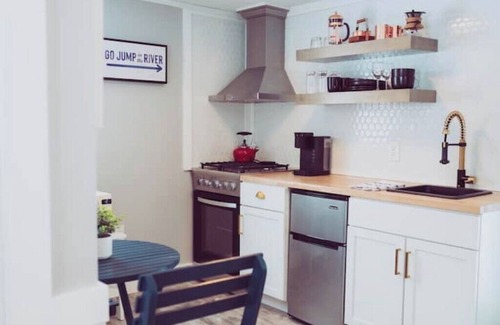 Free Soil Casa | RIVER FRONT Pickleball & Bball Patio-Pets-2 houses