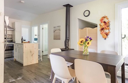 Bayham Casa | Disconnect From Reality/ River House/ Pet Friendly