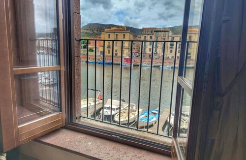 Bosa Historic Centre Apartamento | BOSA EXCLUSIVE APARTMENTS LOFT RIVER VIEW