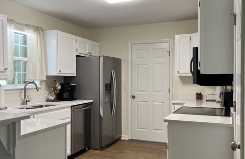 Camden Casa | Riverfront home on deep water - sleeps 12