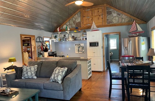 Caseville Casa | RIVERFRONT RETREAT /HEART of DOWNTOWN Caseville - short stroll to BEACH/sleeps 6