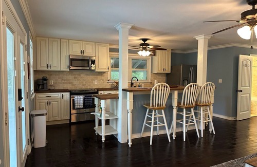 Tangipahoa Parish Casa | Riverfront Retreat: Cozy 2-Bedroom Escape by the Water