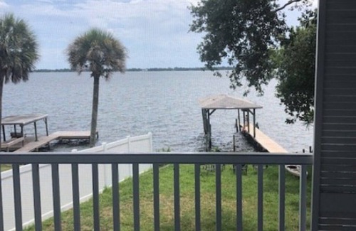 Tropic Villa | Riverfront studio with breathtaking views/sunrise