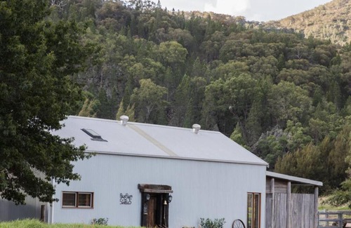 Cudgegong Casa | Riverlea Stables- style and charm await you!