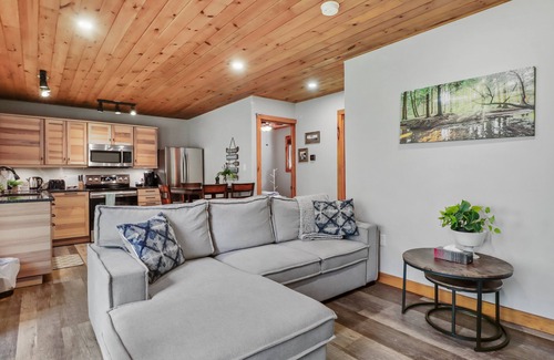 Brock Cabina | Vrbo Property