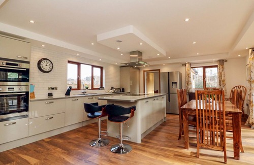 Old Cleeve Cabaña | RIVERSIDE LODGE, pet friendly, character holiday cottage in Washford