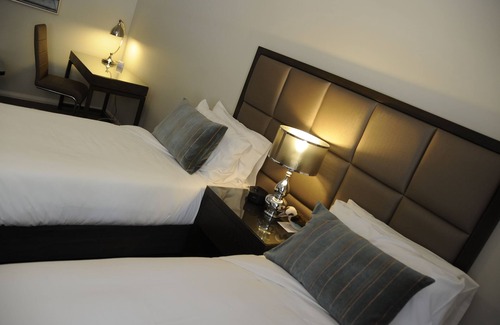 Cattai Hotel | Riverside Oaks Golf Resort