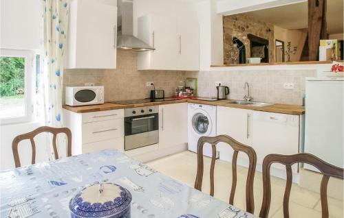 La Barde Casa | Riverside Retreat