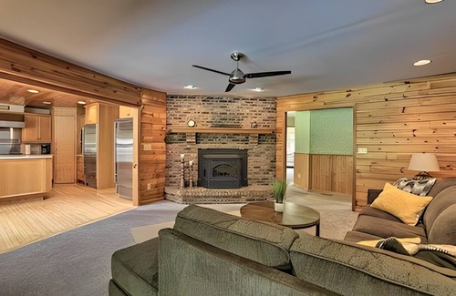 Hancock Casa | Riverside Retreat in The Catskill Mountains