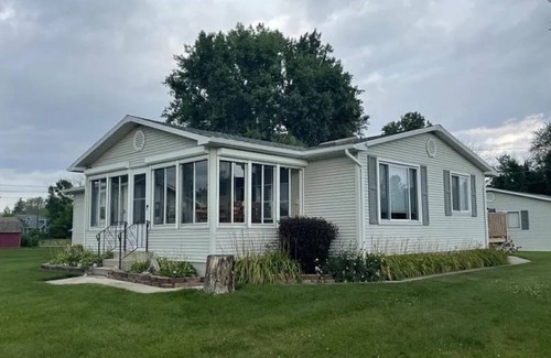 Au Gres Casa | Riverside Retreat on the Au Gres River – Your Perfect Getaway!