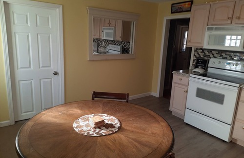 Montague Apartamento | Riverside Retreat – Cozy 2-Story Getaway!