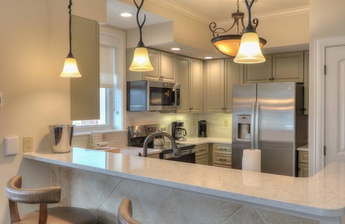 Pigeon Forge Hotel | RiverStone Condo Resort & Spa