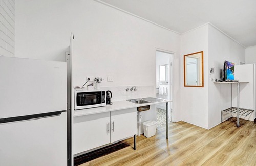 Bundaberg West Hotel | Riviera Motel Bundaberg