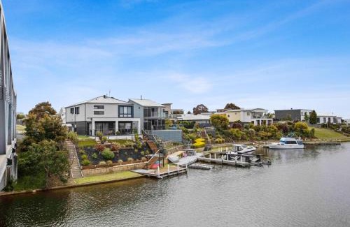 Paynesville Casa | Riviera View