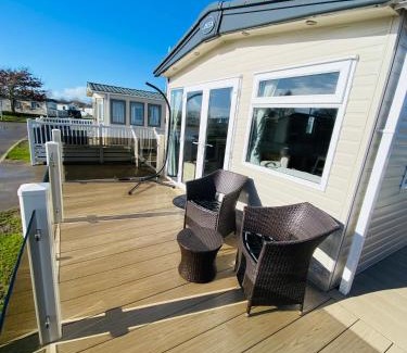 Dogdyke Casa | RJ Luxury caravan hire 2 with Hot Tub