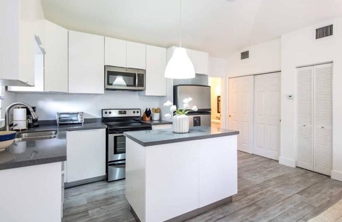 Midtown Casa | Roami at Downtown Retreat |Near South Beach w/Pool