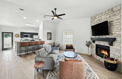 Graford Casa | Roasted Marshmallow Lake Escape