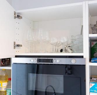 Suedviertel Apartamento | Rob's Suite - Zentrale Design-Suite am Opernplatz, 2 Zimmer, 2 Bäder und Top-Ausstattung