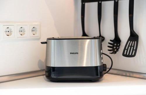 Suedviertel Apartamento | Rob's Suite - Zentrale Design-Suite am Opernplatz, 2 Zimmer, 2 Bäder und Top-Ausstattung