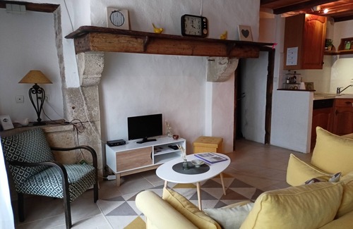 Cremps Cabaña | Una casita tranquila con piscina.