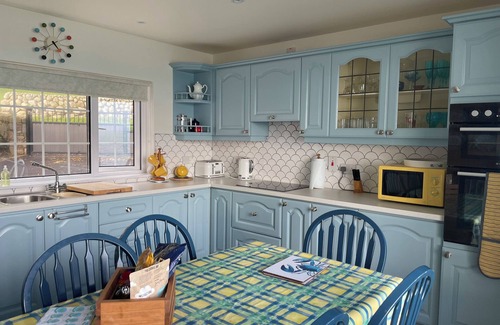 Newry Cabaña | ROCKLEA SEASIDE COTTAGE, family friendly in Newcastle, County Down