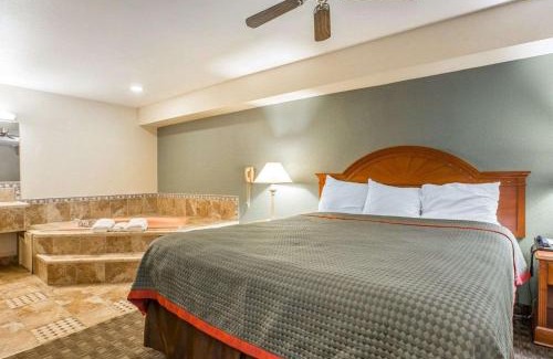 Delano Hotel | Rodeway Inn Delano