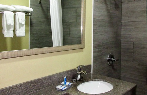 Murfreesboro Hotel | Rodeway Inn Murfreesboro Downtown