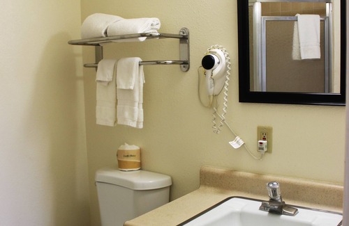 Merced Hotel | Rodeway Inn Near University-Gateway to Yosemite