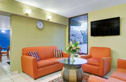 Norcross Hotel | Rodeway Inn Norcross