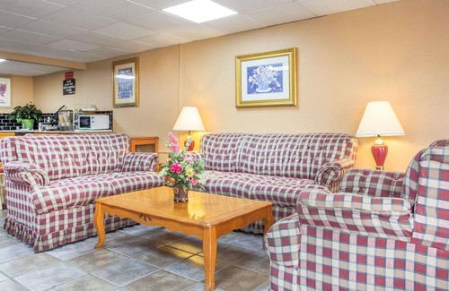 Tucker Hotel | Rodeway Inn Stone Mountain