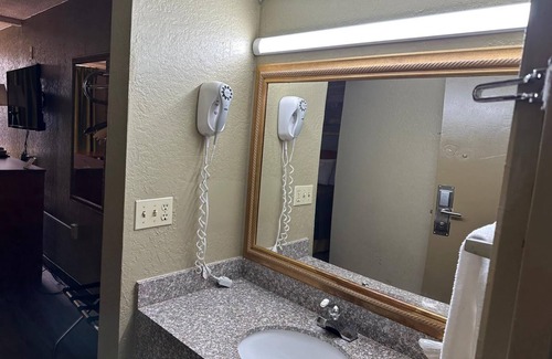 Tucker Hotel | Rodeway Inn Stone Mountain