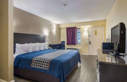 Monroeville Hotel | Rodeway Inn & Suites Monroeville - Pittsburgh